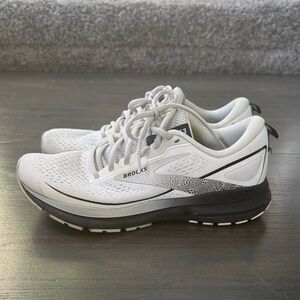 Brooks Women's White and Black Athletic Shoes